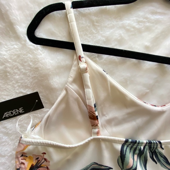 Skater dress with adjustable straps - Picture 2 of 3